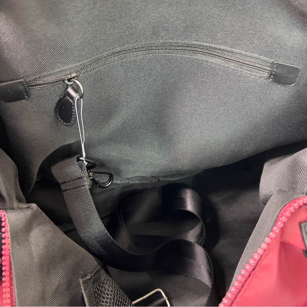 Mondani New York WeekenderTote/Duffle/Gym Bag Holds Sneakers & Yoga Mat … - Picture 9 of 14